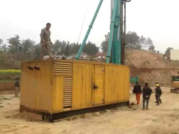 波密如何判断水冷式机油散热器密封件是否需要更换？